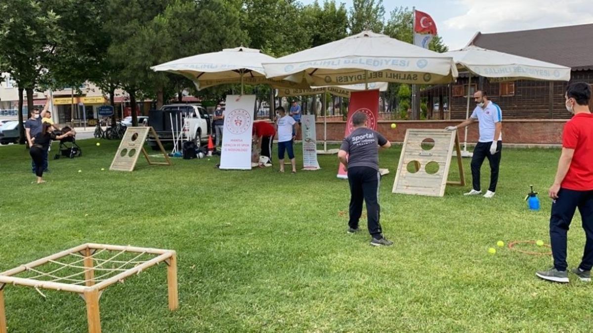 &Ccedil;ocuk ve gen&ccedil;ler sporla dolu keyifli dakikalar ge&ccedil;irdi