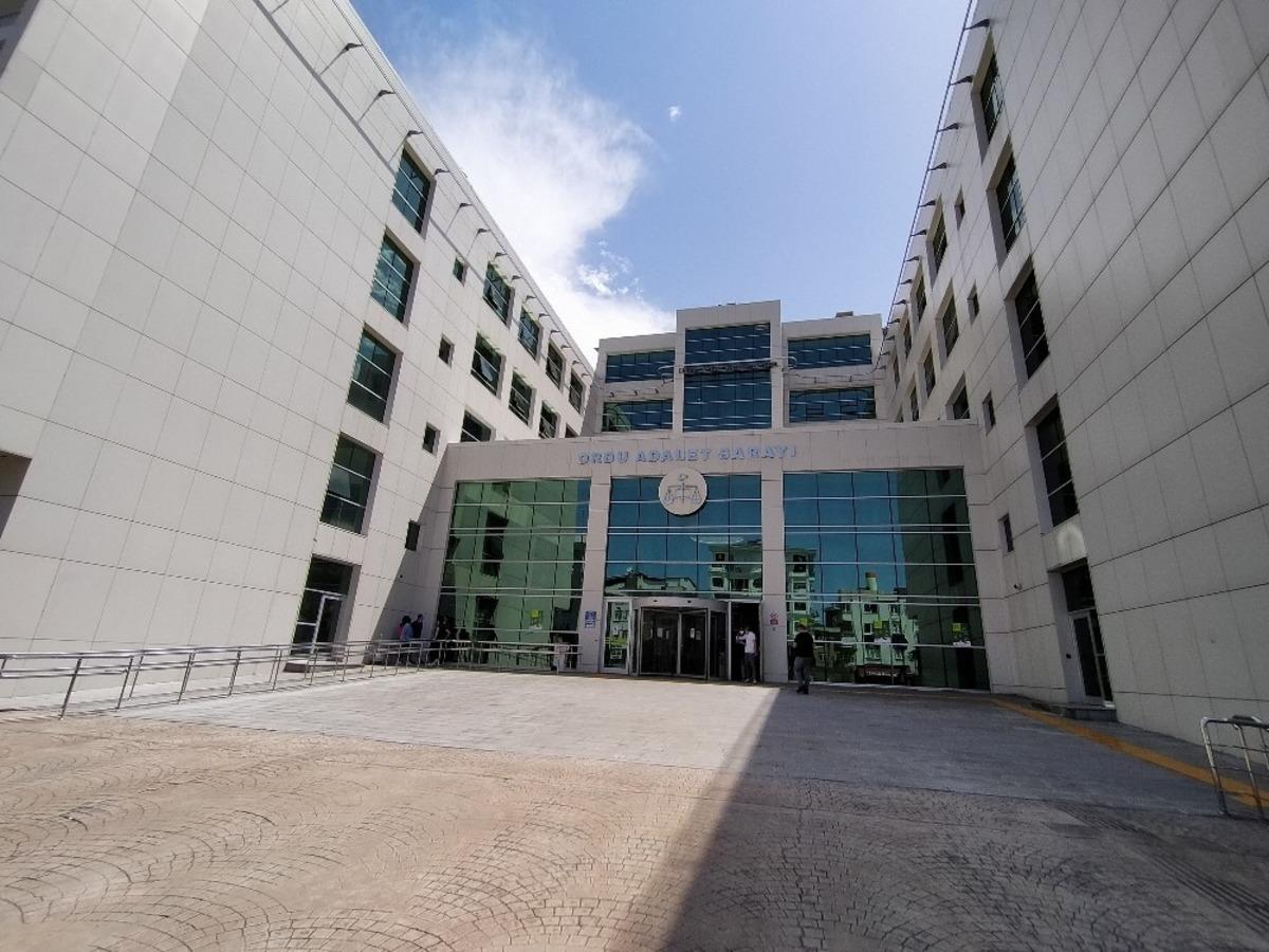 Ceren &Ouml;zdemir&rsquo;in katili yeniden hakim karşısına &ccedil;ıktı