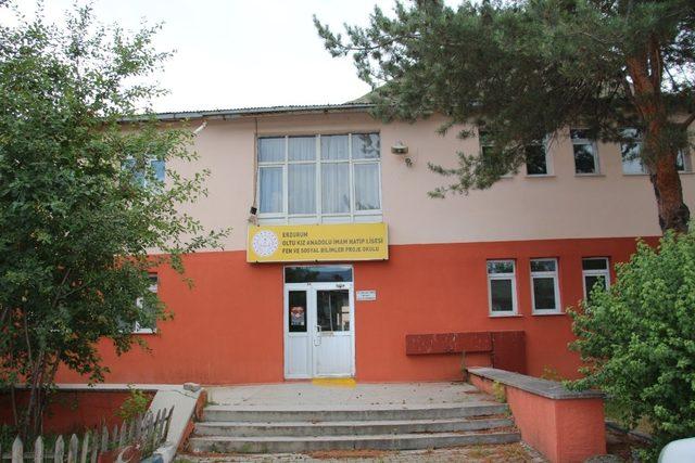 Oltu Kız Anadolu İmamhatip Lisesi ‘Proje Okulu’ oldu