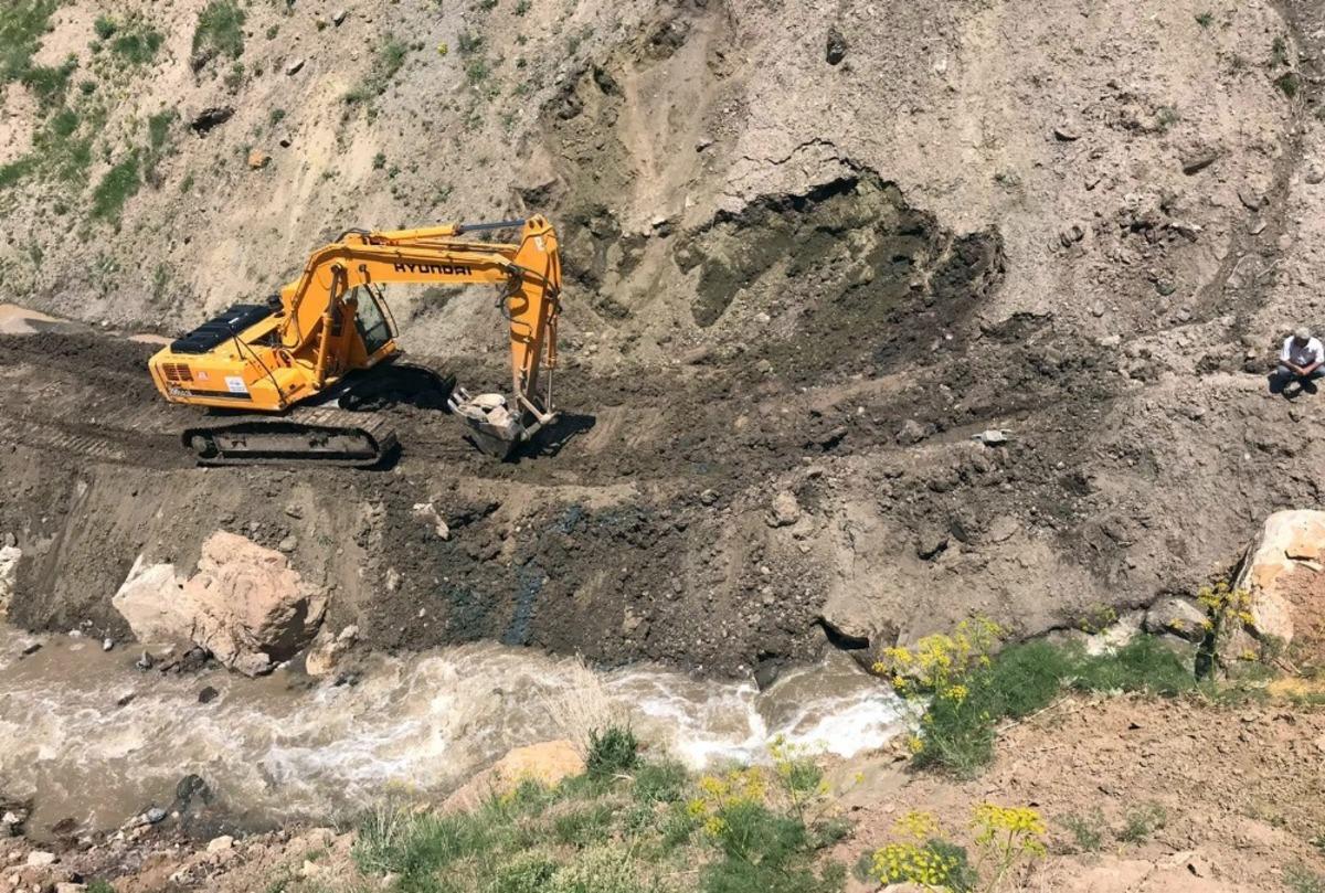 B&uuml;y&uuml;kşehir arazi yollarını a&ccedil;tı, &ccedil;ift&ccedil;inin y&uuml;z&uuml; g&uuml;ld&uuml;