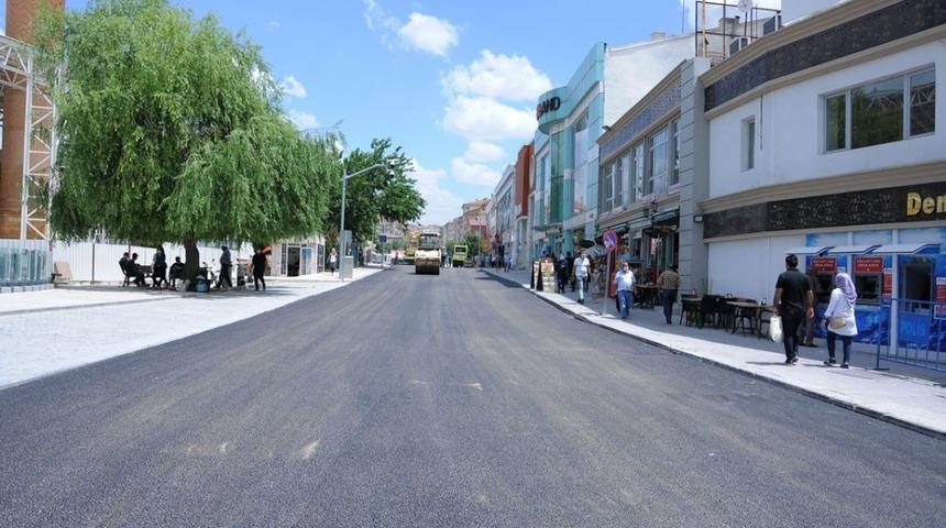 Belediye, Melikgazi Caddesinde asfalt serimine başladı