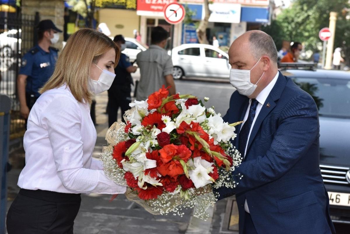 Kahramanmaraş Valisi &Ouml;mer Faruk Coşkun g&ouml;reve başladı