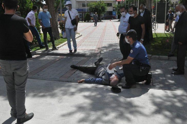 Yaşlı adamlar bir anda kavgaya tutuştu! Sebebi 'Yok artık' dedirtti G2