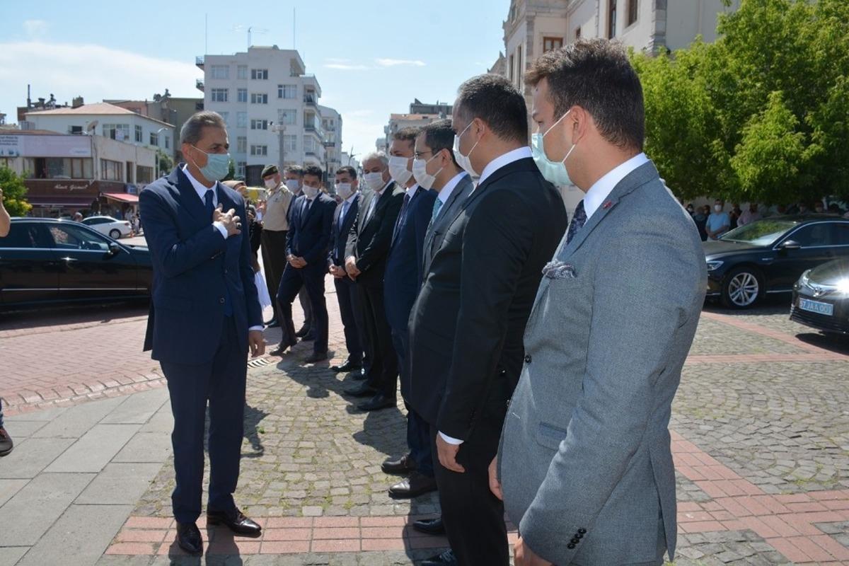 Yeni Sinop Valisi &Ouml;mer Kara&ouml;meroğlu g&ouml;reve başladı