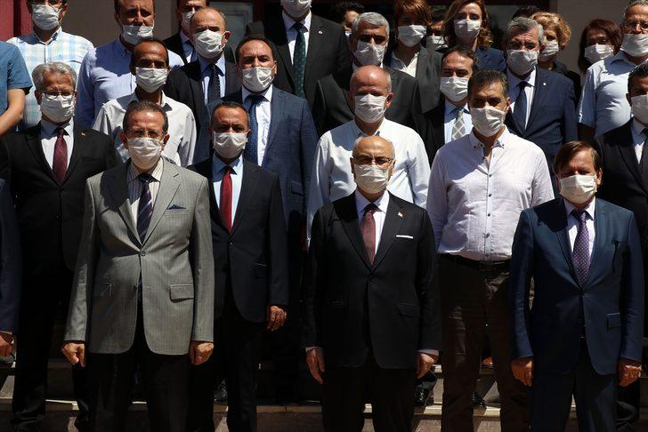 İzmir Valisi Köşger görevine başladı: G1