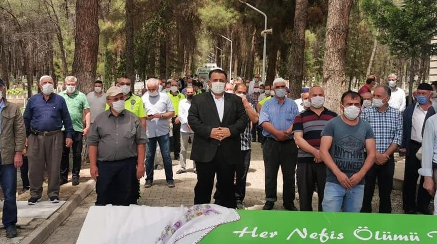 Milletvekili Kaya, halasını son yolcuğuna uğurladı