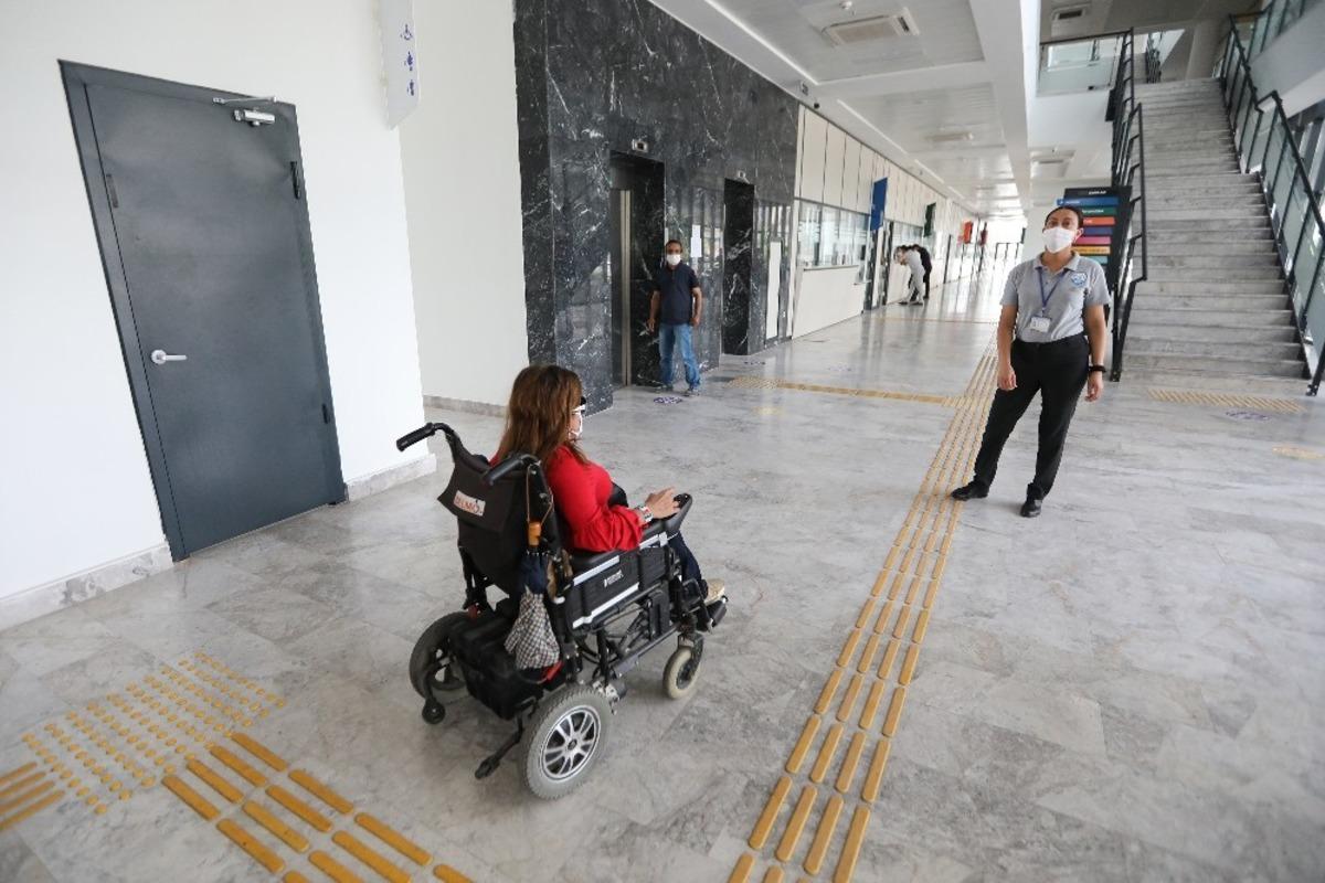 Mezitli&rsquo;ye engelsiz belediye binası