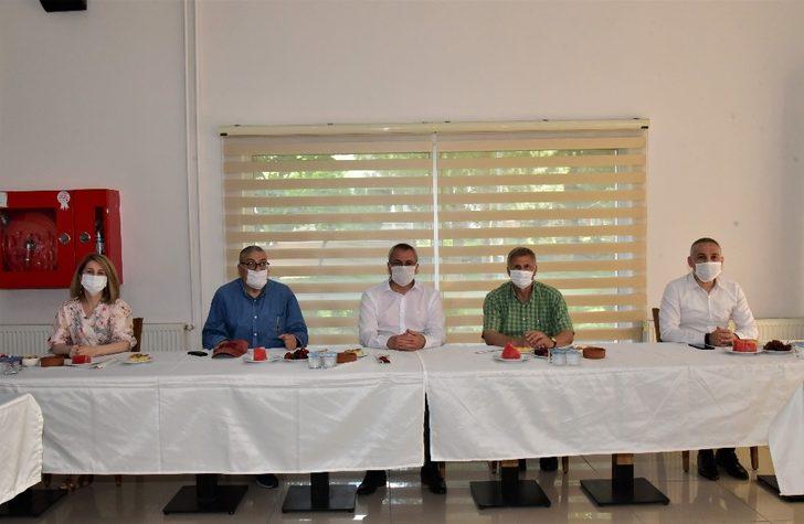 Vali Deniz Manisa basını ile vedalaştı G3