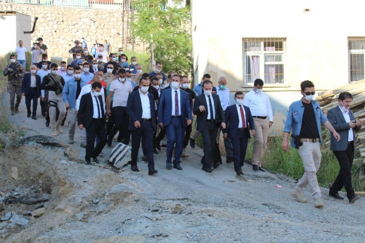 Vali Akbıyık&rsquo;tan Şemdinli il&ccedil;esine ziyaret