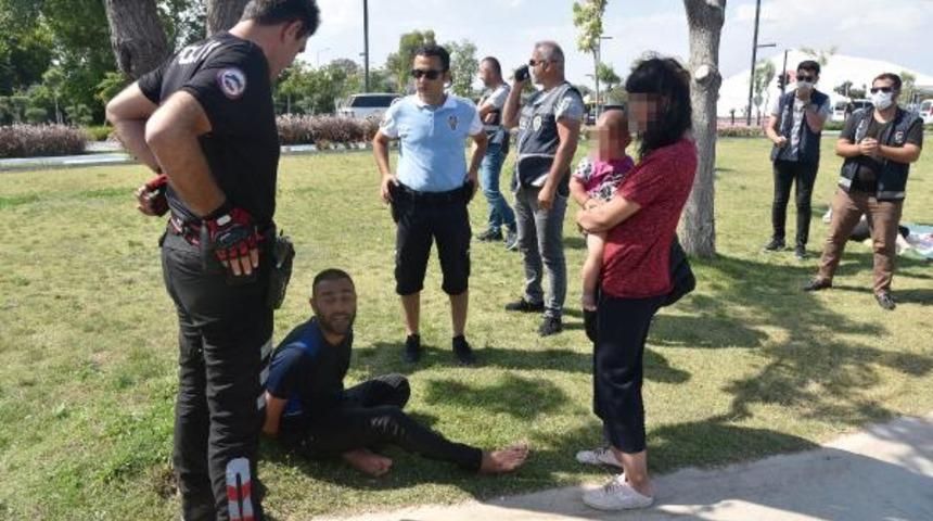 Para isteyip reddedilince 'Eşime laf attı ağa' diye bı&ccedil;akladı
