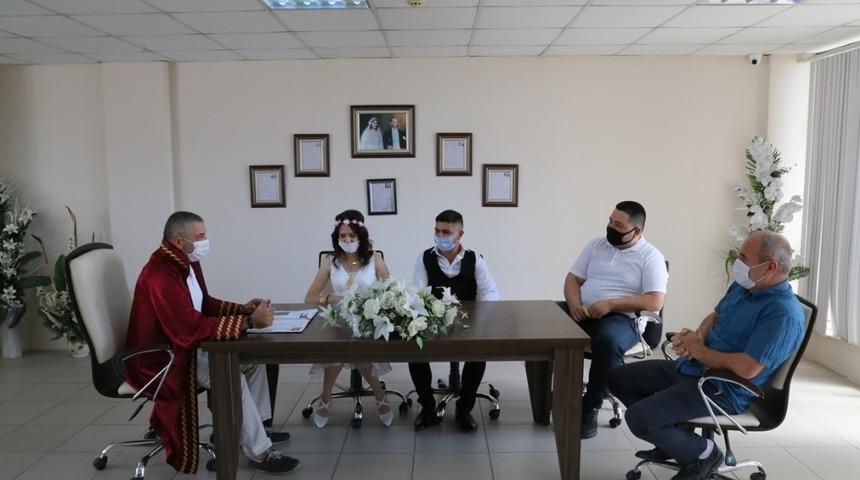 Edremit Belediyesi&rsquo;nde nikah merasimi &ouml;nlemleri