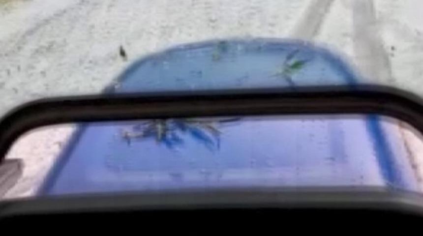 Fındık b&uuml;y&uuml;kl&uuml;ğ&uuml;nde dolu yağdı, etraf beyaza b&uuml;r&uuml;nd&uuml;