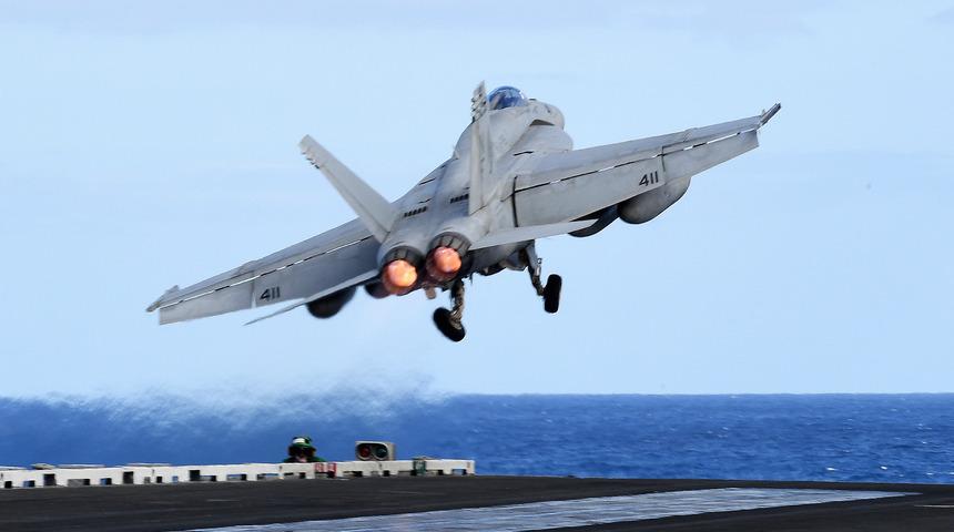 Filipin Denizi’nde ABD’ye ait savaş uçağı düştü