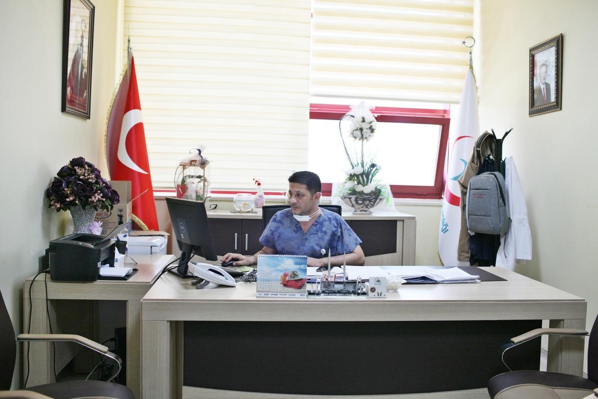 Doğumdan sonra bebeğiyle koronavir&uuml;se yakalandı, yaşam m&uuml;cadelesini kazandı