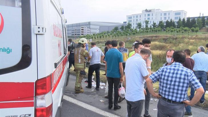 TEM Otoyolu Hadımköy mevkiinde kaza yapan minibüs devrildi: Yaralılar var G3