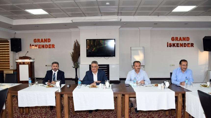 Vali Aykut Pekmez basın mensuplarıyla vedalaştı