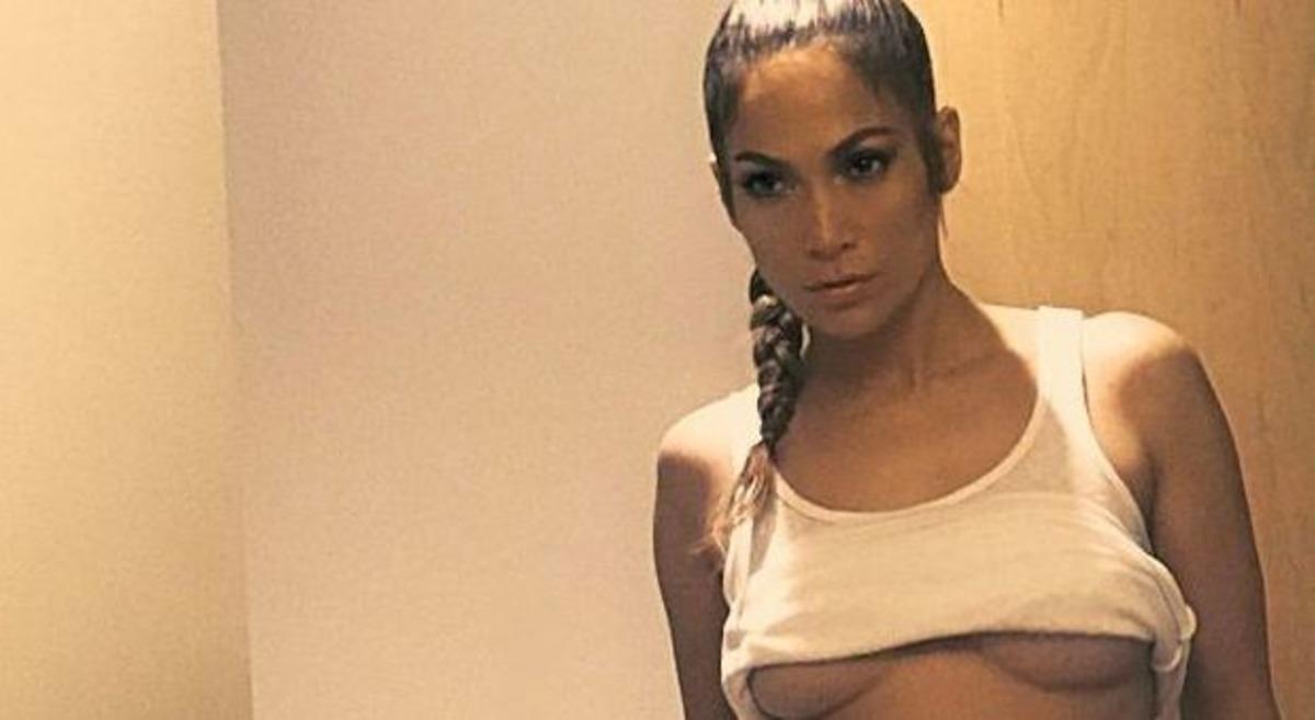 Jennifer Lopez karın kaslarıyla reklam yaptı!