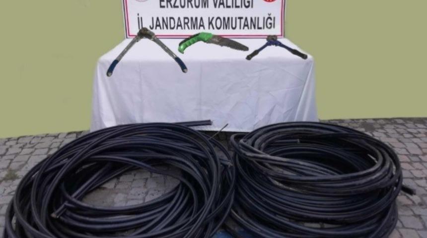 Bakır kablo hırsızları su&ccedil;&uuml;st&uuml; yakalandı