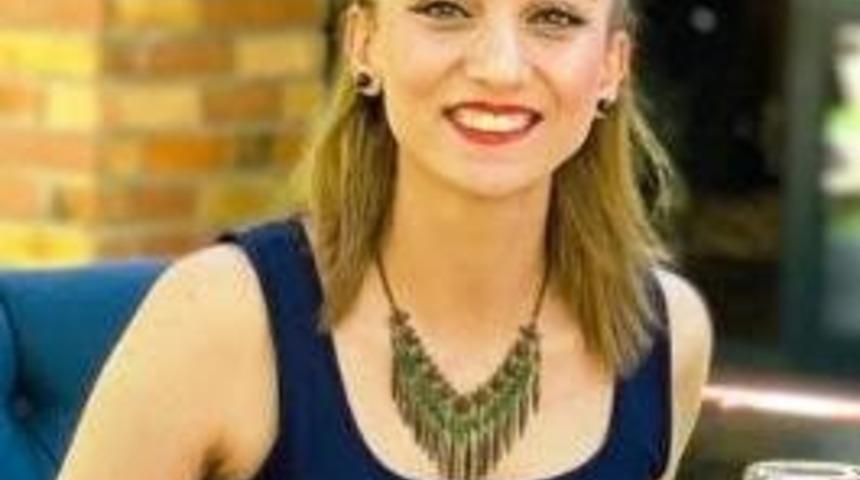 &Ccedil;ocuklar karne notu ile değil, koşulsuz sevgi ile b&uuml;y&uuml;meli