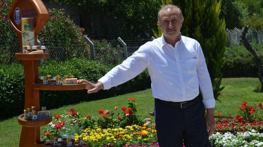 Başkan Atabay TEMA kampanyasında 200 fidanla destek oldu