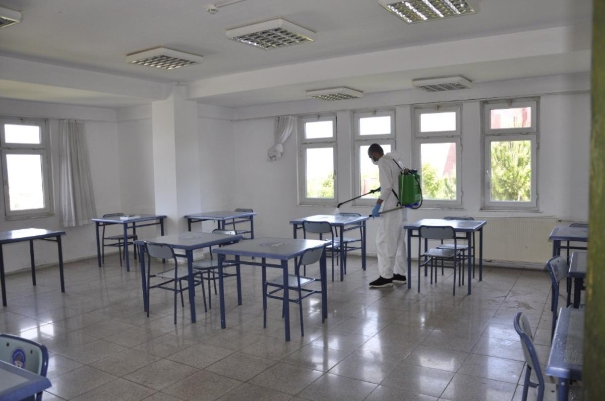 İl M&uuml;d&uuml;r&uuml; İlman: "Yurtlarımız ger&ccedil;ek sahiplerini bekliyor"