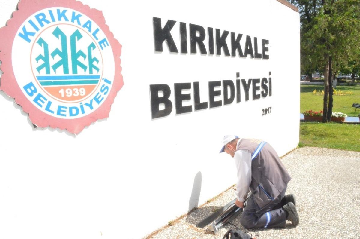 Kırıkkale Belediyesi &ccedil;alışmalarını s&uuml;rd&uuml;r&uuml;yor