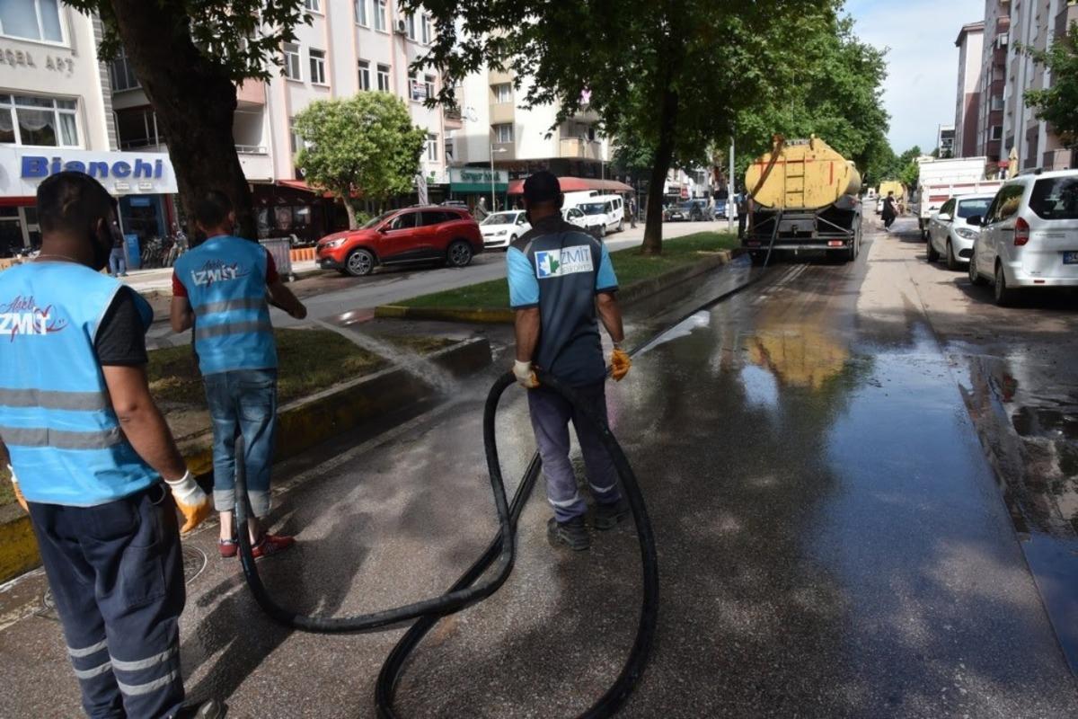 İzmit Belediyesi&rsquo;nden su baskınlarına anında m&uuml;dahale