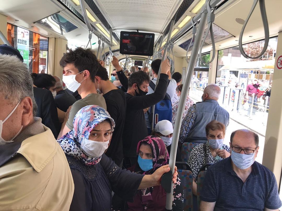 Eskişehir&rsquo;de sosyal mesafeden eser yok