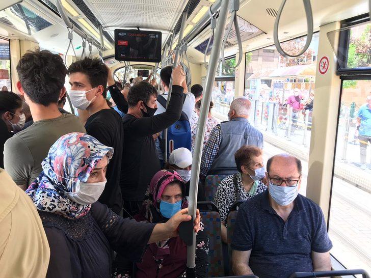 Eskişehir’de sosyal mesafeden eser yok G4