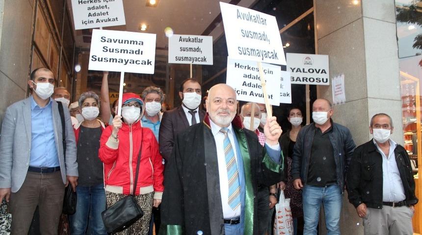 Ankara’ya yürüyen baro başkanı yağmura yakalandı