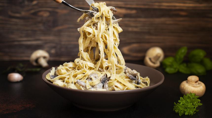 Kremalı mantarlı makarna: Az &ccedil;aba, bol lezzet!