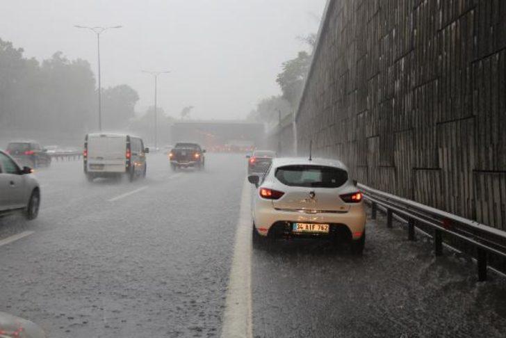 Birçok ilde sağanak etkili oldu! İstanbul istikameti trafiğe kapandı G3