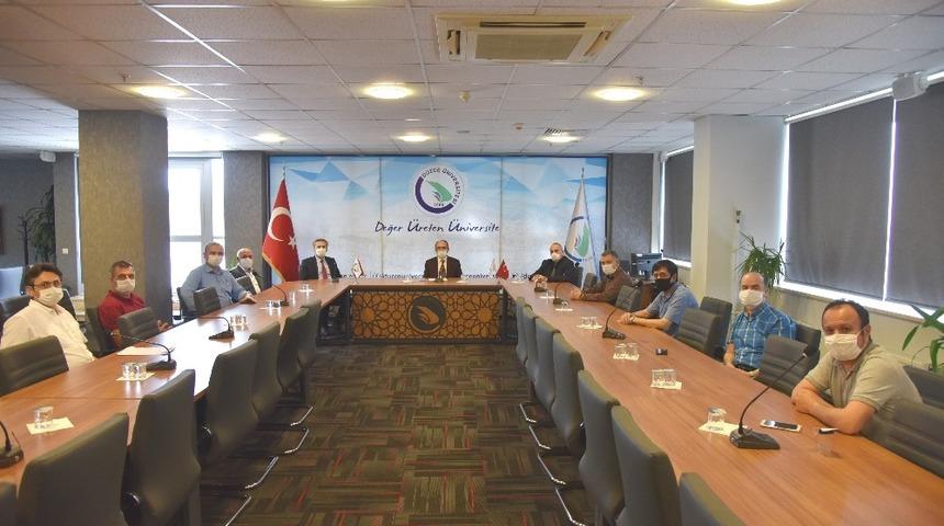 41 akademisyenden öğretmenlere web seminer