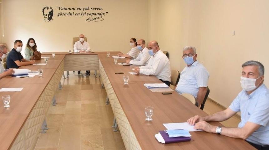 Salihli&rsquo;de yeni enc&uuml;men &uuml;yeleri ilk kez toplandı