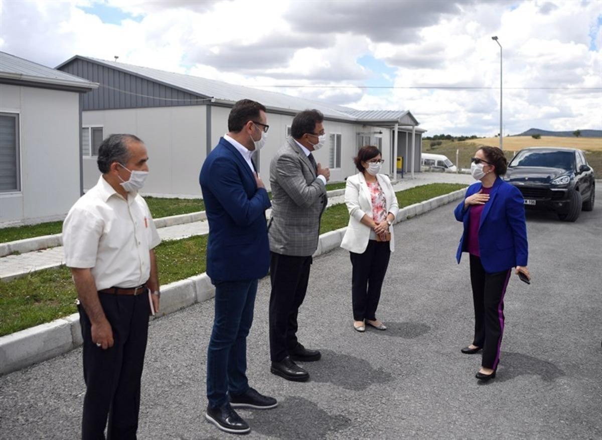 Uşak Valisi: "Y&uuml;ksek hızlı tren projesinin tamamlanması i&ccedil;in gece g&uuml;nd&uuml;z &ccedil;alışıyoruz"