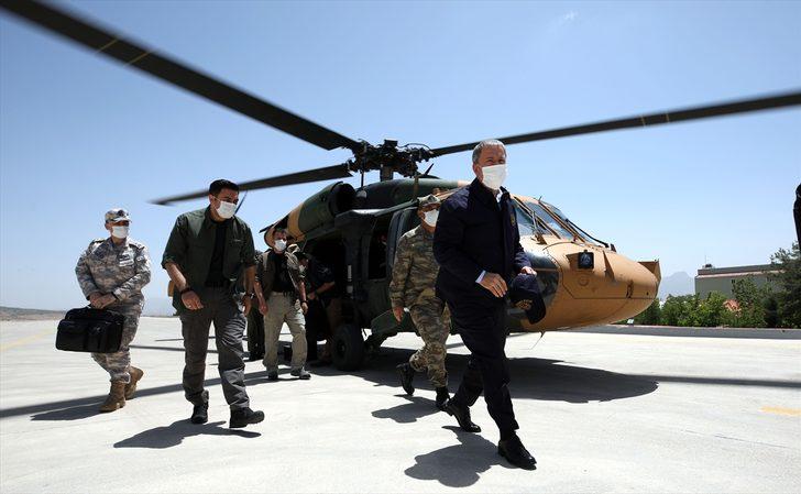 Bakan Akar ve komutanlar harekat merkezinde G1