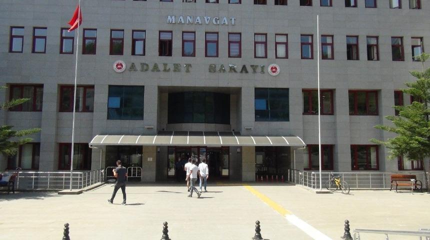 Manavgat&rsquo;ta 13 hakim ve 3 savcı ayrıldı, 8 hakim ve 2 savcı geldi