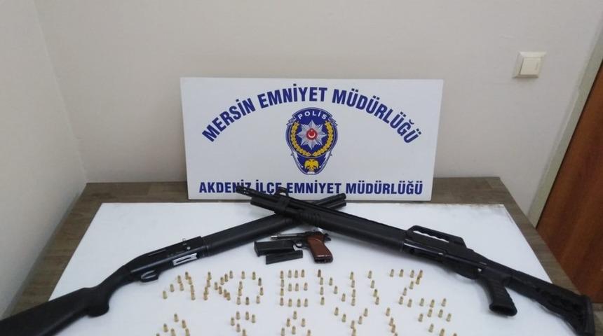 Mersin&rsquo;de aranan 20 kişi yakalandı