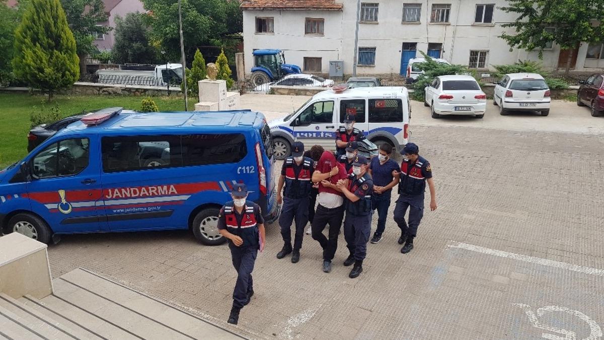 &Ccedil;al&rsquo;da uyuşturucu operasyonu: 5 g&ouml;zaltı