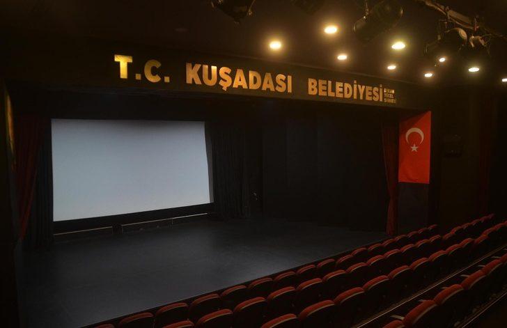 Kuşadası Belediyesi Erkan Yücel sahnesi yenilendi G2