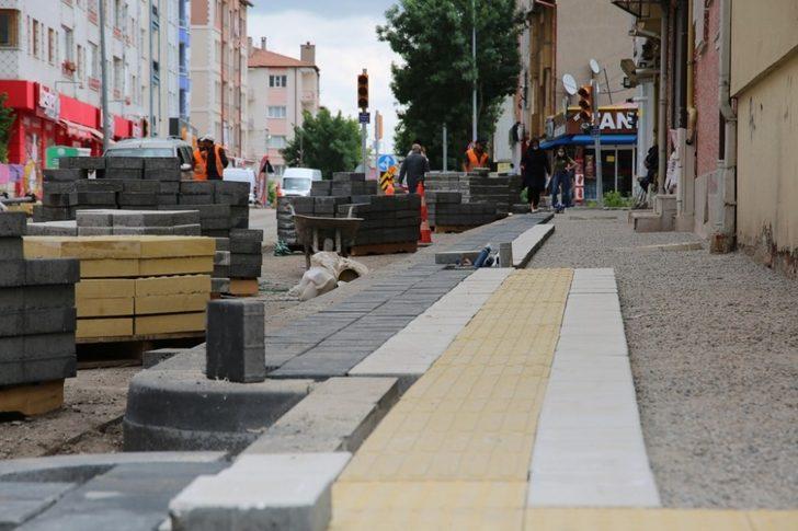 Alibaba caddesinde kaldırım ve ışıklar yenileniyor G3