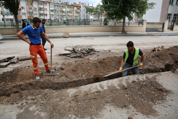 Alibaba caddesinde kaldırım ve ışıklar yenileniyor G4