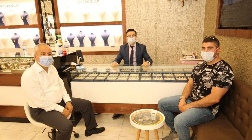 Başkan B&uuml;y&uuml;kg&ouml;z esnafı dinliyor