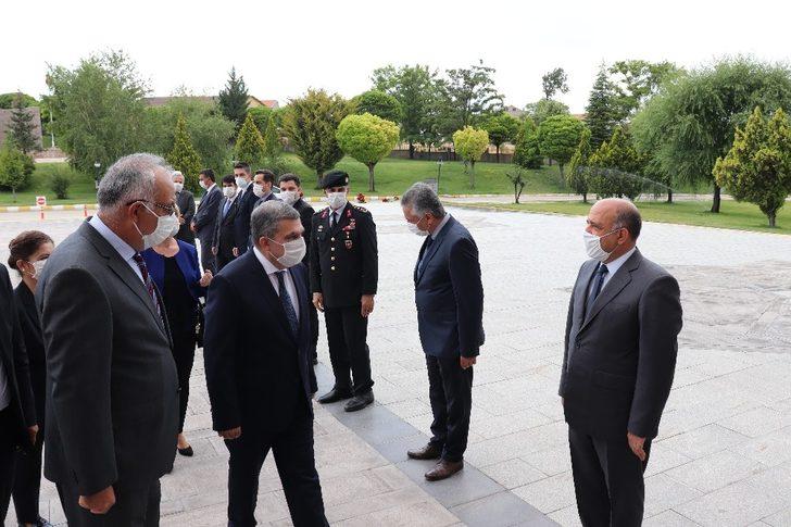 Karaman Valisi Işık görevine başladı G4