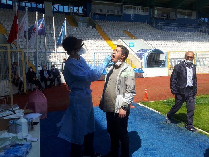 Erzurumspor-Eskişehirspor maçında görevli personele Covid-19 testi yapıldı G4