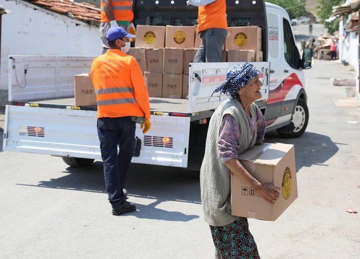 Akhisar Belediyesi karantinadaki vatandaşları yalnız bırakmıyor G4