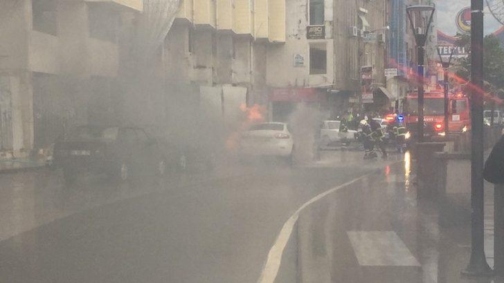 Hatay’da seyir halindeki araç alev alev yandı G2