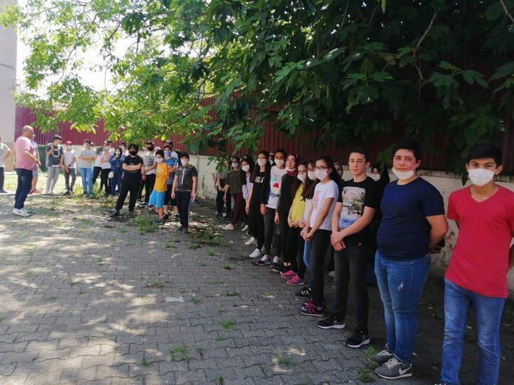 LGS öncesi deneme kitapçıkları yakıldı G4