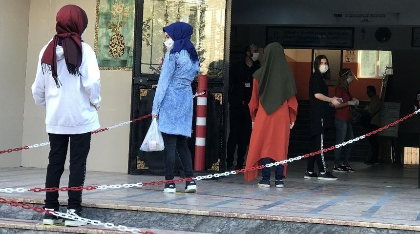 Bayburt&rsquo;ta LGS sınavı başladı