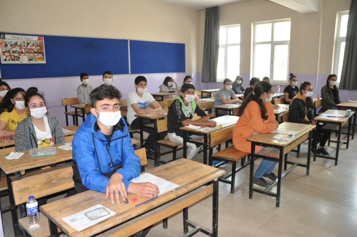 Kars&rsquo;ta LGS sınavı başladı